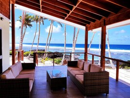 Vila família, 3 quartos, de frente para a praia | Terraço/pátio