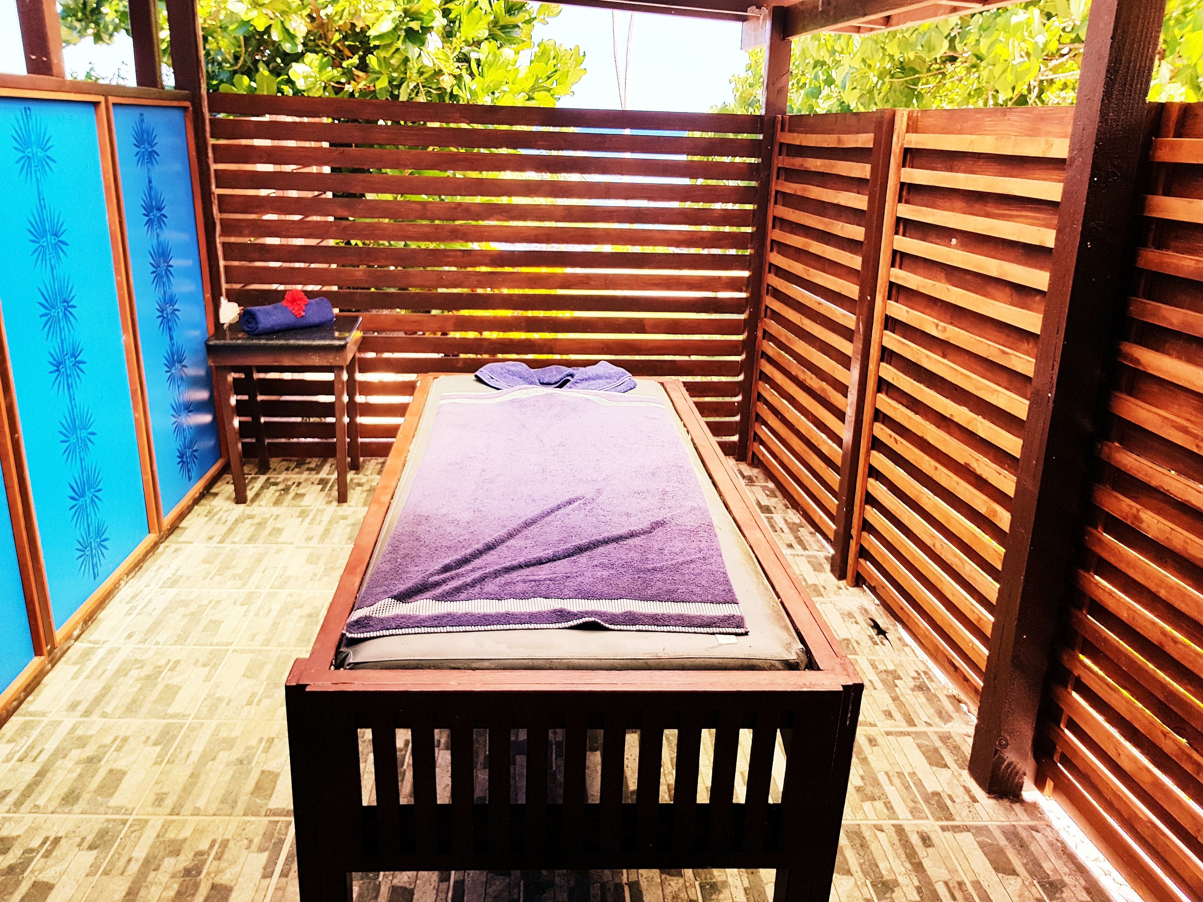 芳香疗法、深层组织按摩、指（趾）甲修剪和护理、按摩服务