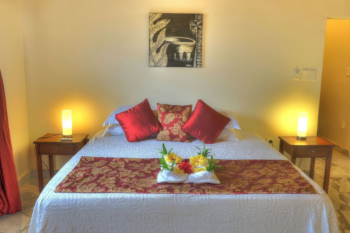 Premium bedding, in-room safe, individually furnished, desk