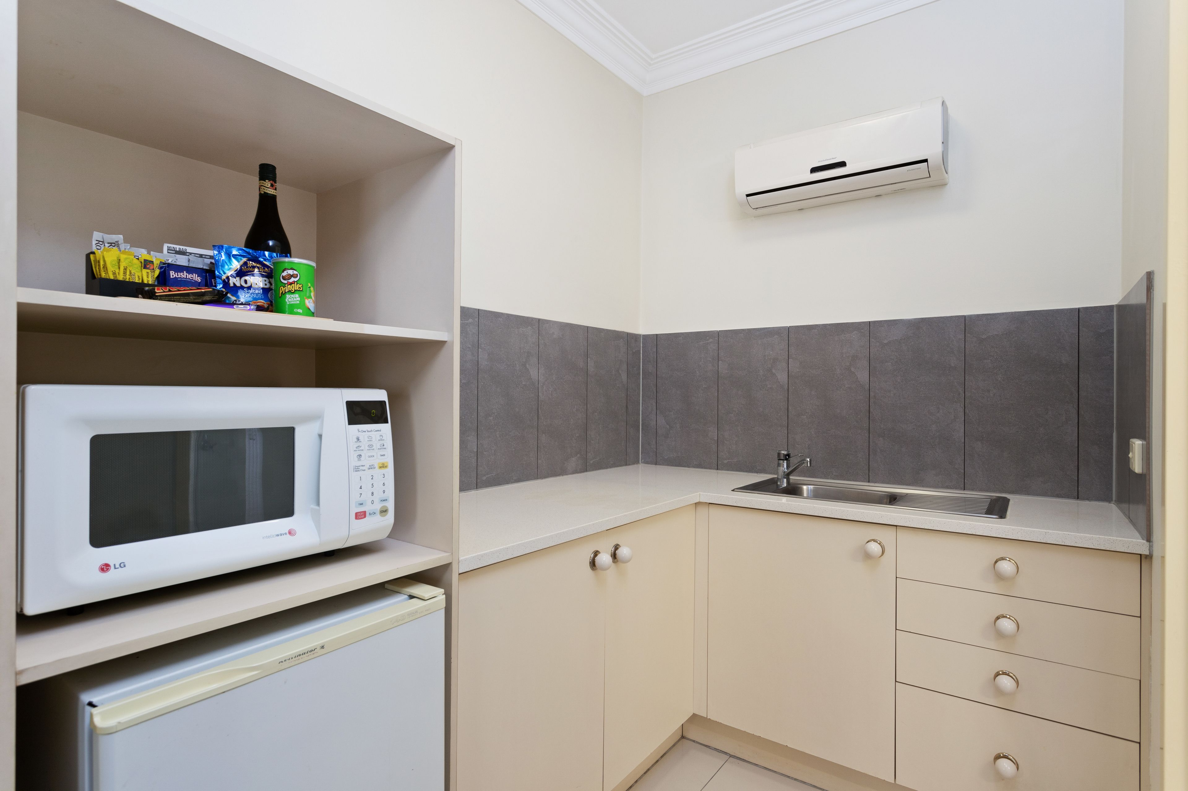 Photo - Coopers Colonial Motel