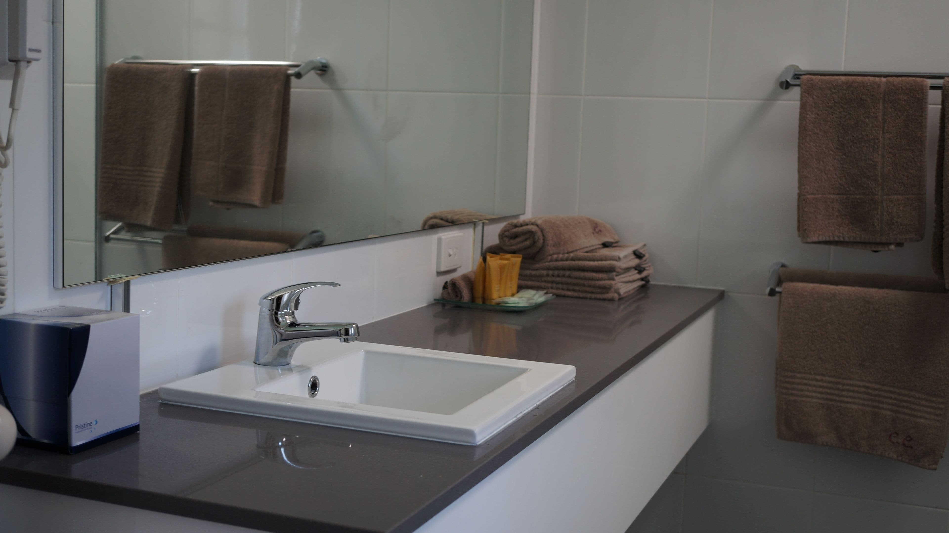 Wastafel kamar mandi