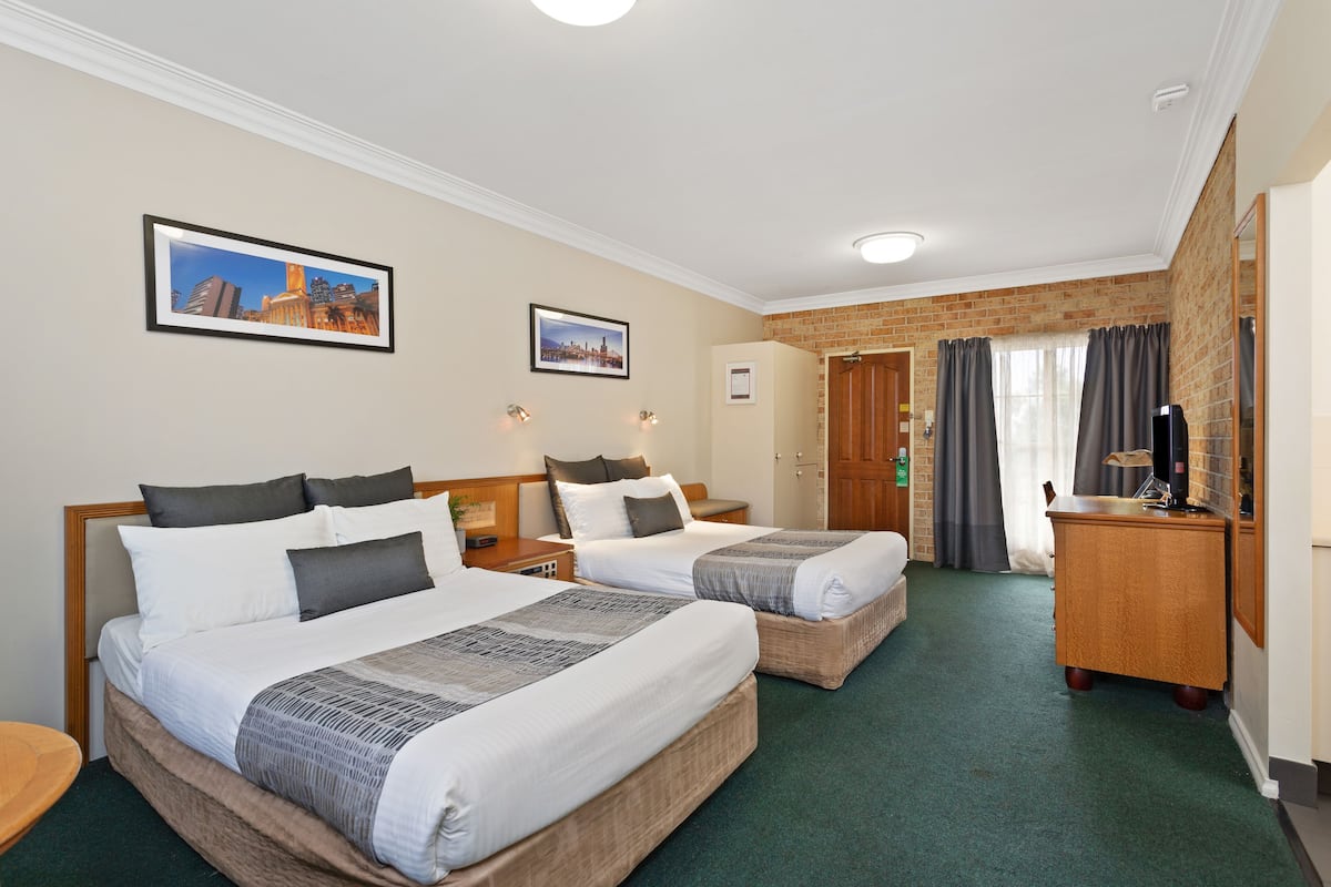 Minibar, desk, laptop workspace, blackout drapes