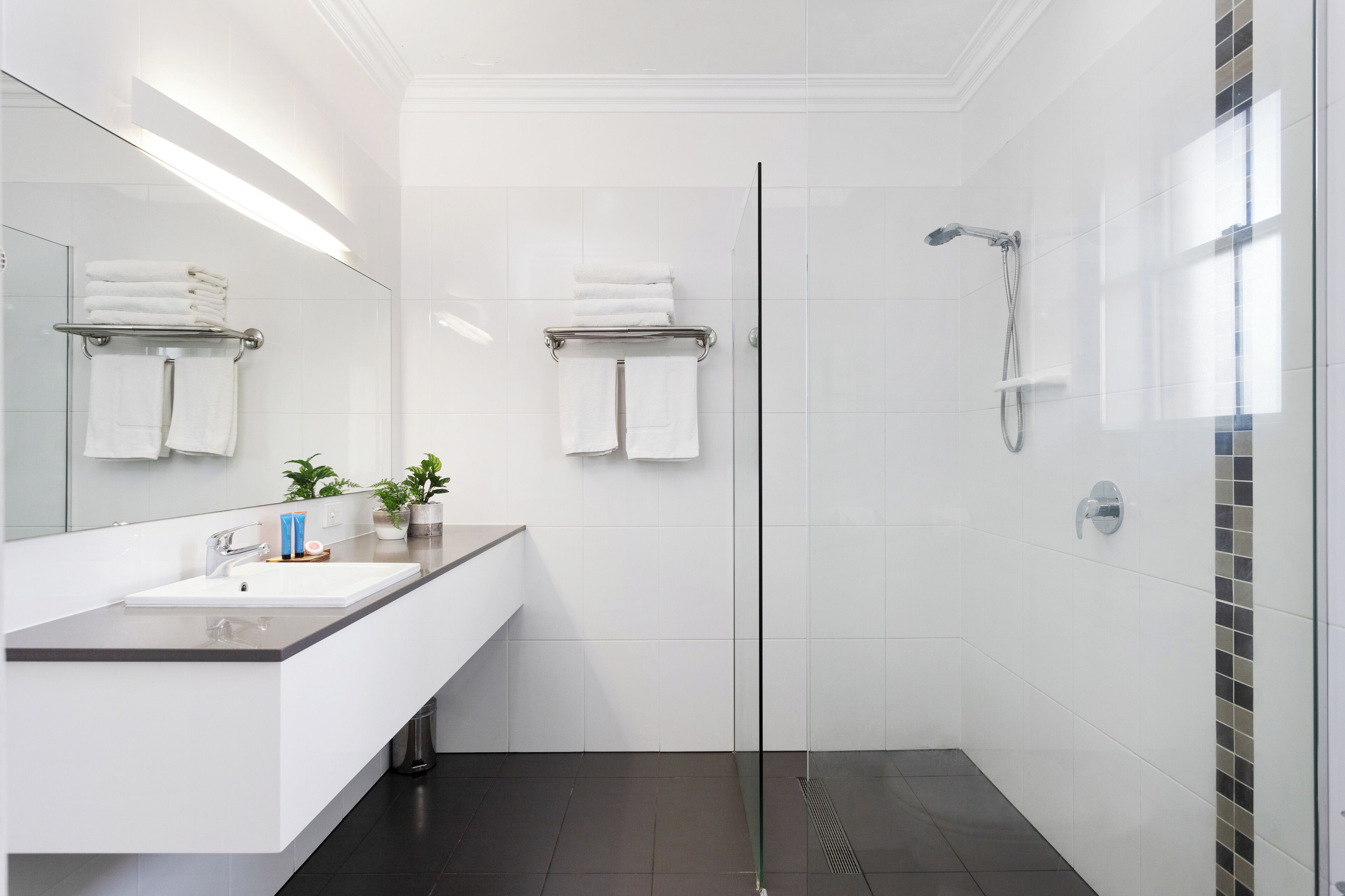 Photo - Coopers Colonial Motel