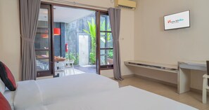 3 habitaciones, caja de seguridad en la habitación y escritorio 