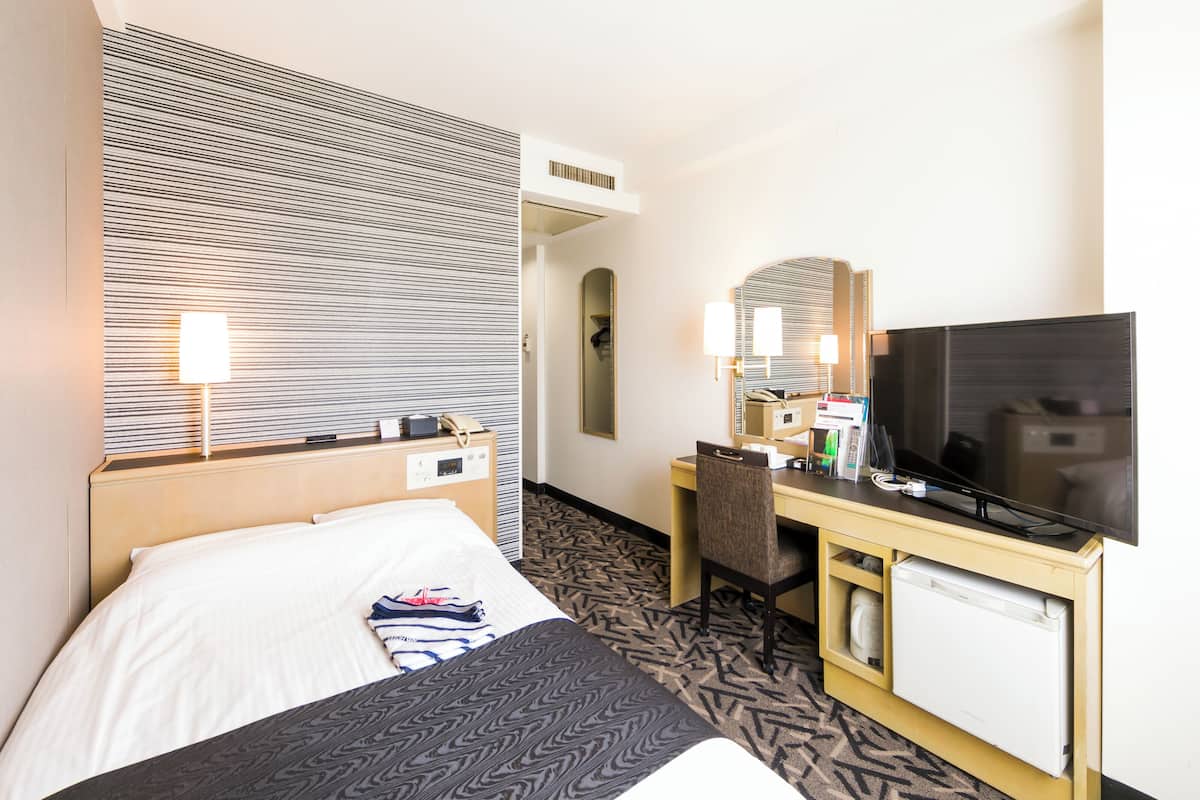 Bureau, rideaux occultants, Wi-Fi gratuit, draps fournis
