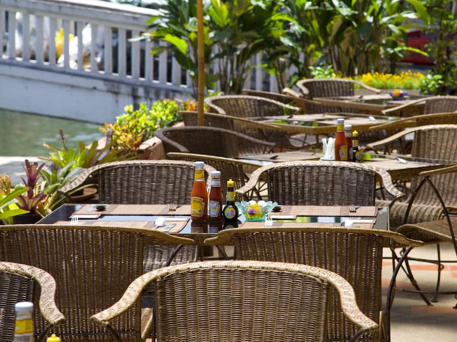 Daily cooked-to-order breakfast (THB 180 per person)