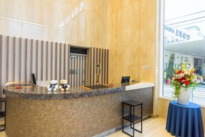 Lobby - Shin Osaka Hotel (Osaka)