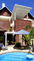 Fachada de la propiedad