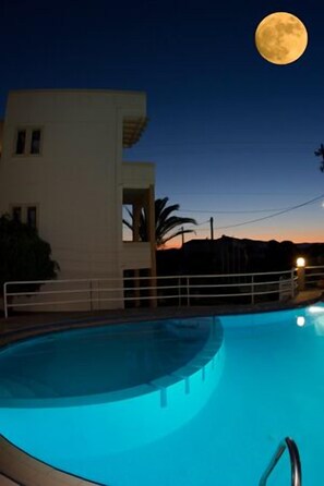 Outdoor pool - Olga Suites (Platanias)