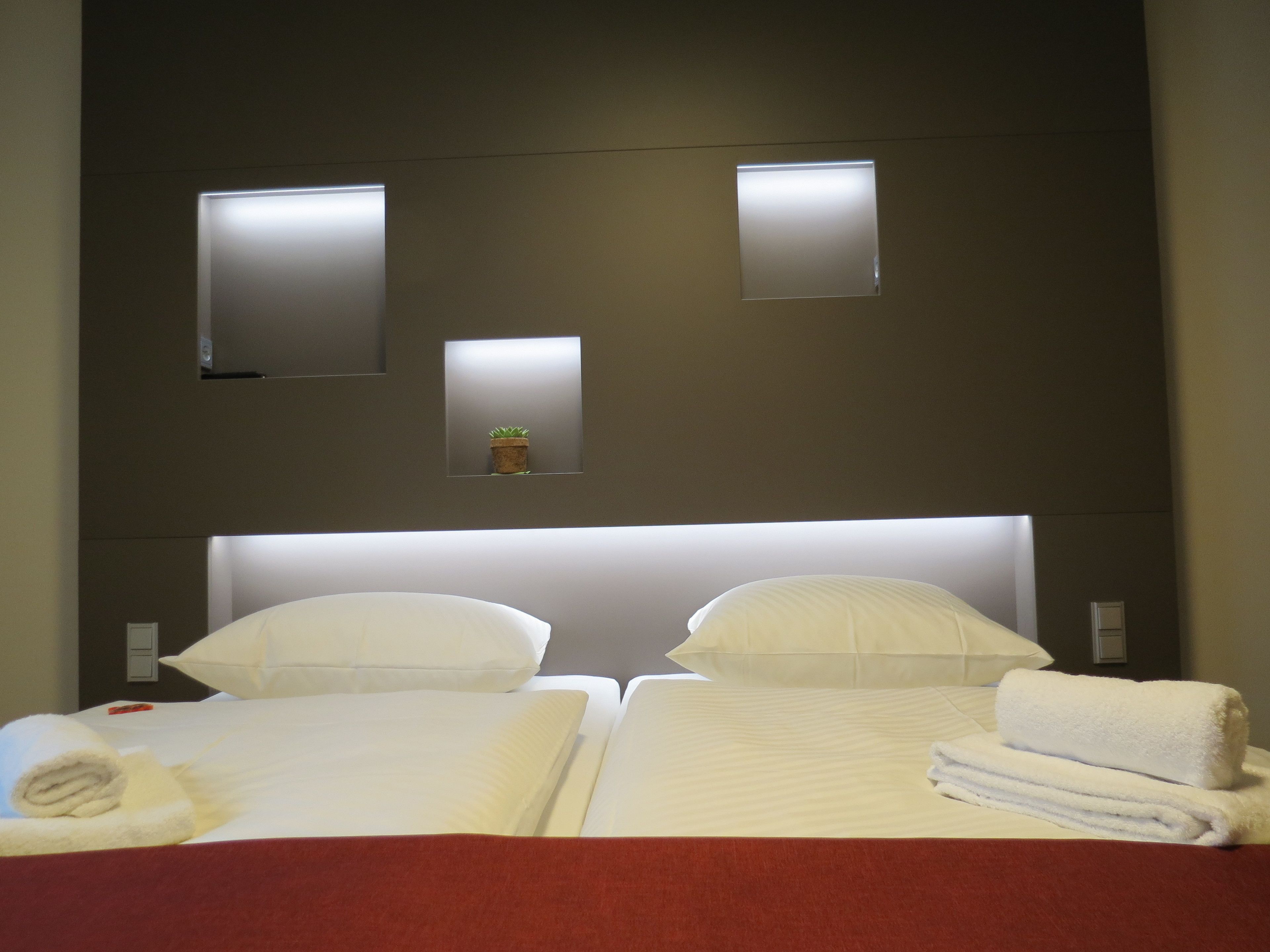 standard double room | hypo-allergenic bedding, in-room safe, individually furnished, desk