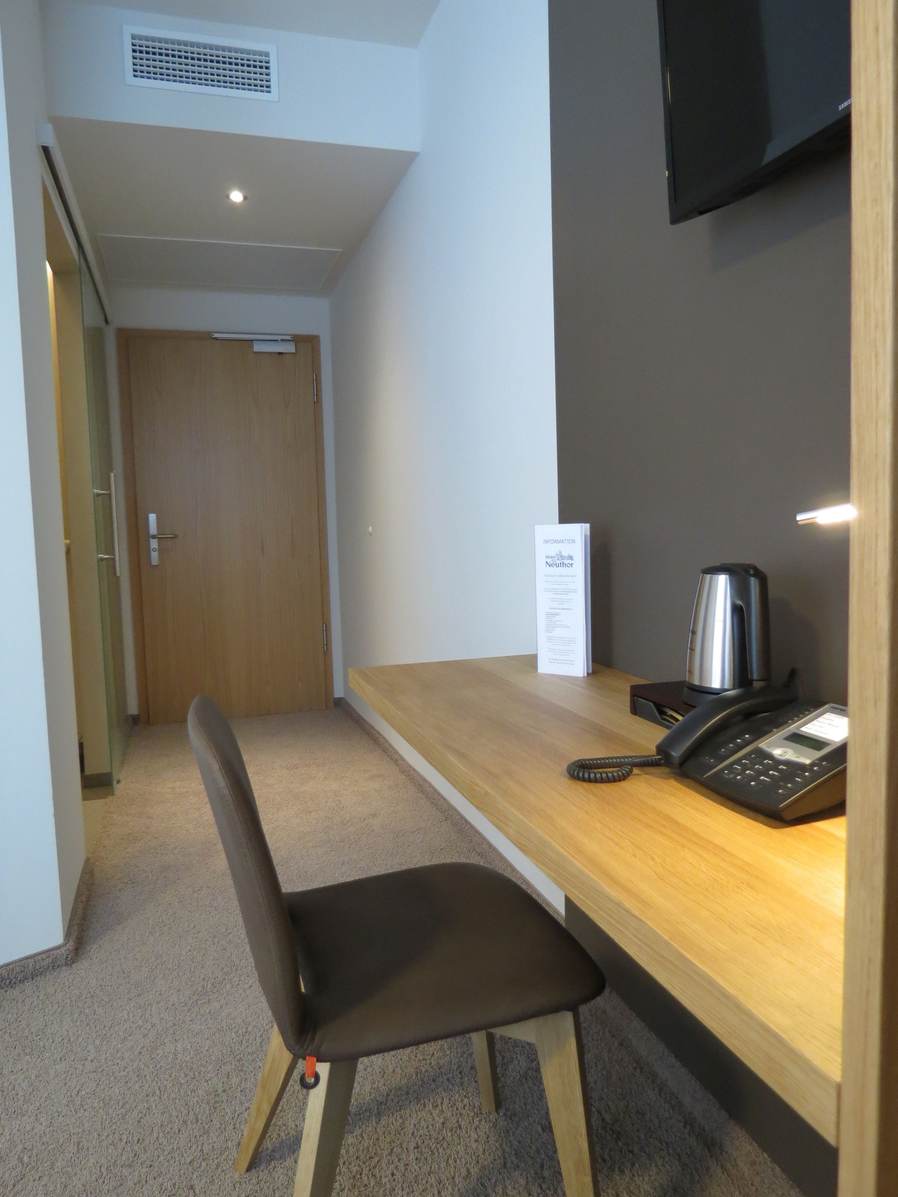 triple room, 2 bedrooms | hypo-allergenic bedding, in-room safe, individually furnished, desk