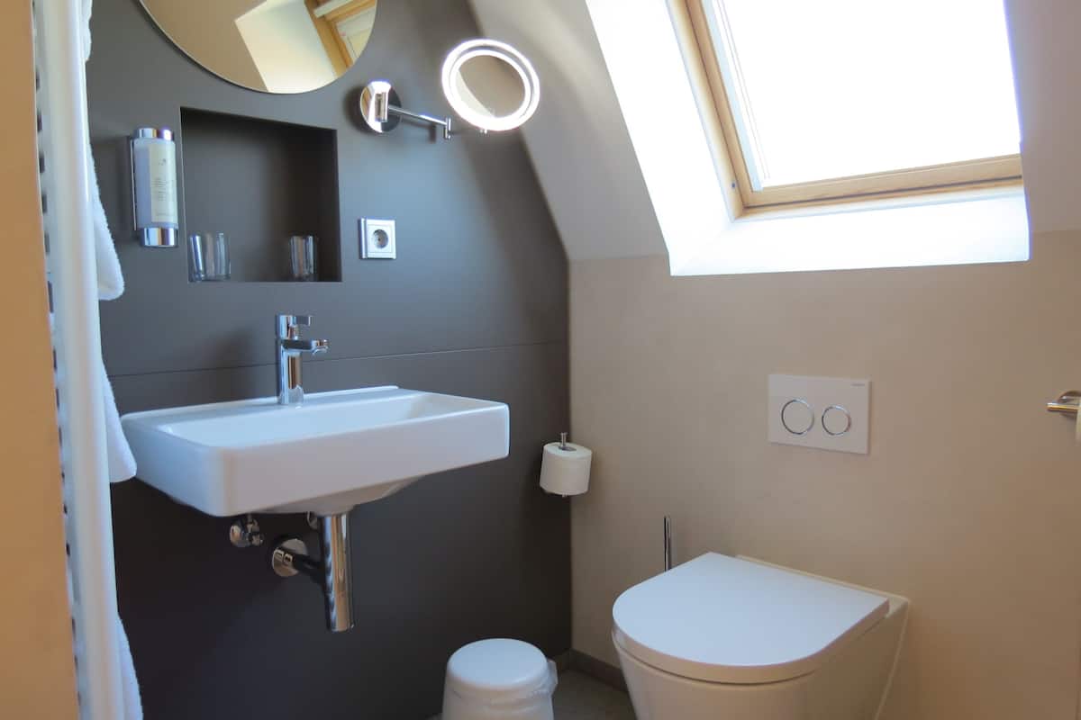 family quadruple room, 1 bedroom | hypo-allergenic bedding, in-room safe, individually furnished, desk