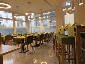 Daily buffet breakfast (EUR 12.50 per person) - Hotel Neuthor (Ulm)