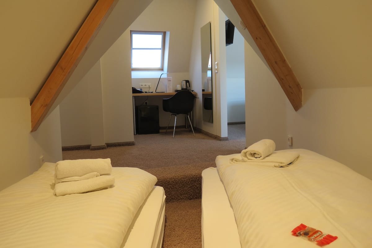 Familie vierpersoonskamer, 1 slaapkamer | Hypoallergeen beddengoed, een kluis op de kamer