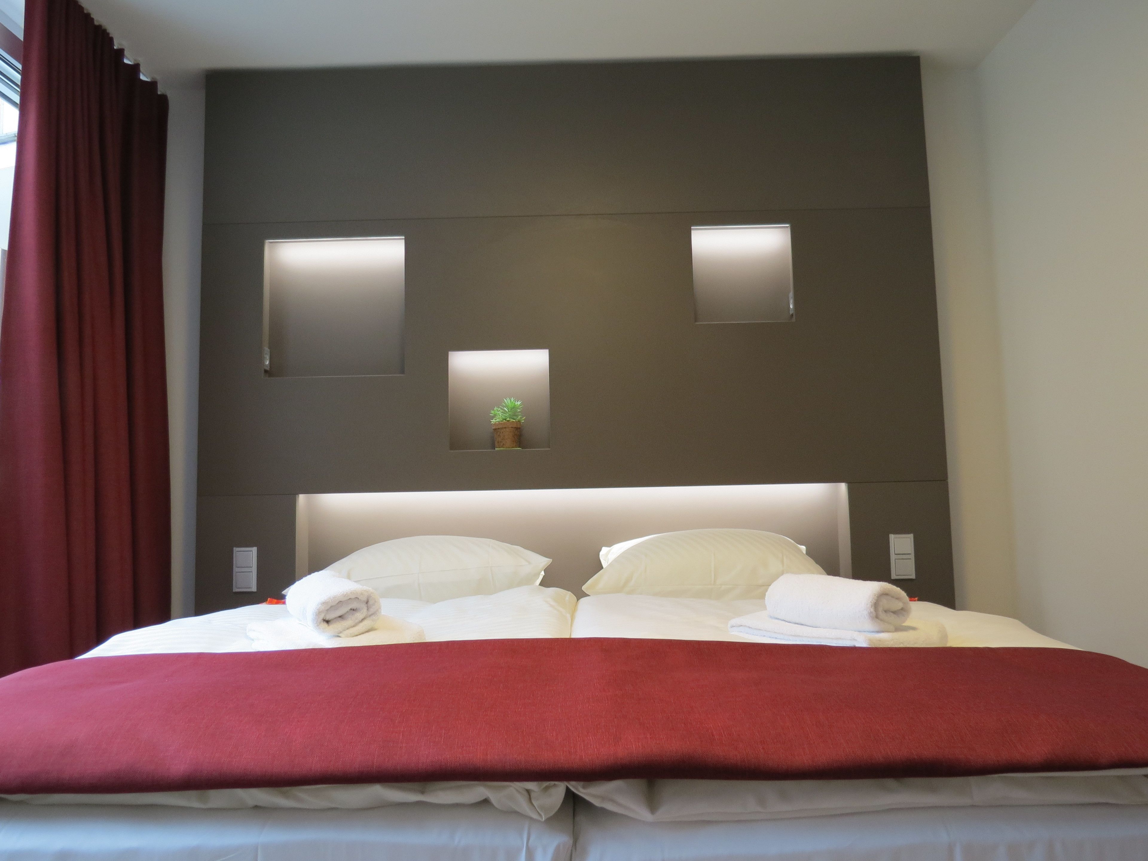 standard double room | hypo-allergenic bedding, in-room safe, individually furnished, desk