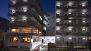 A multi-story building with balconies and a central courtyard. - Galaxy Hotel (Ierapetra)