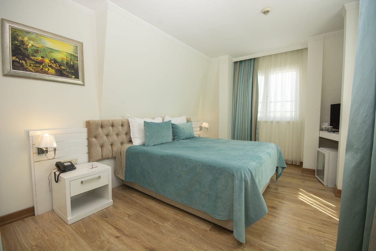 Princess Maxima - 2 Bedroom | Een gratis minibar, een kluis op de kamer, een bureau, gratis wifi