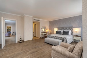 Amsterdam Luxury - 2 Bedroom | Free minibar, in-room safe, desk, free WiFi