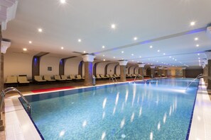 Indoor pool, seasonal outdoor pool, pool umbrellas, sun loungers - Orange County Kemer (Kemer)