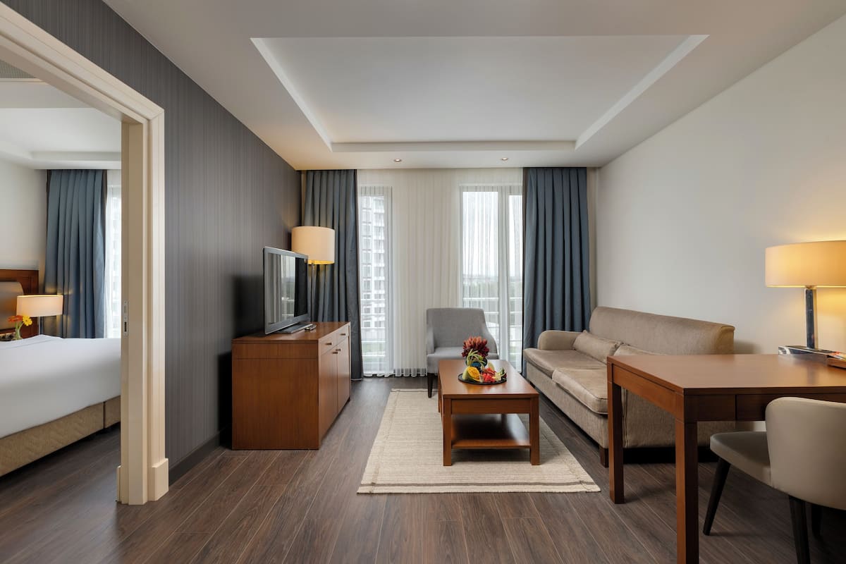 Deluxe Room | 2 bedrooms, premium bedding, minibar, in-room safe