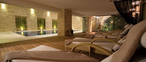 Sauna, steam room, Turkish bath/hammam, body treatments, aromatherapy