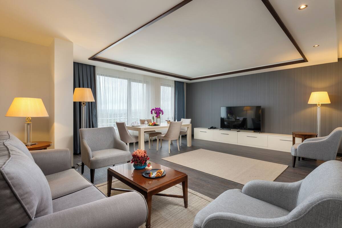 King Suite | 高級寢具、迷你吧、客房內保險箱、書桌