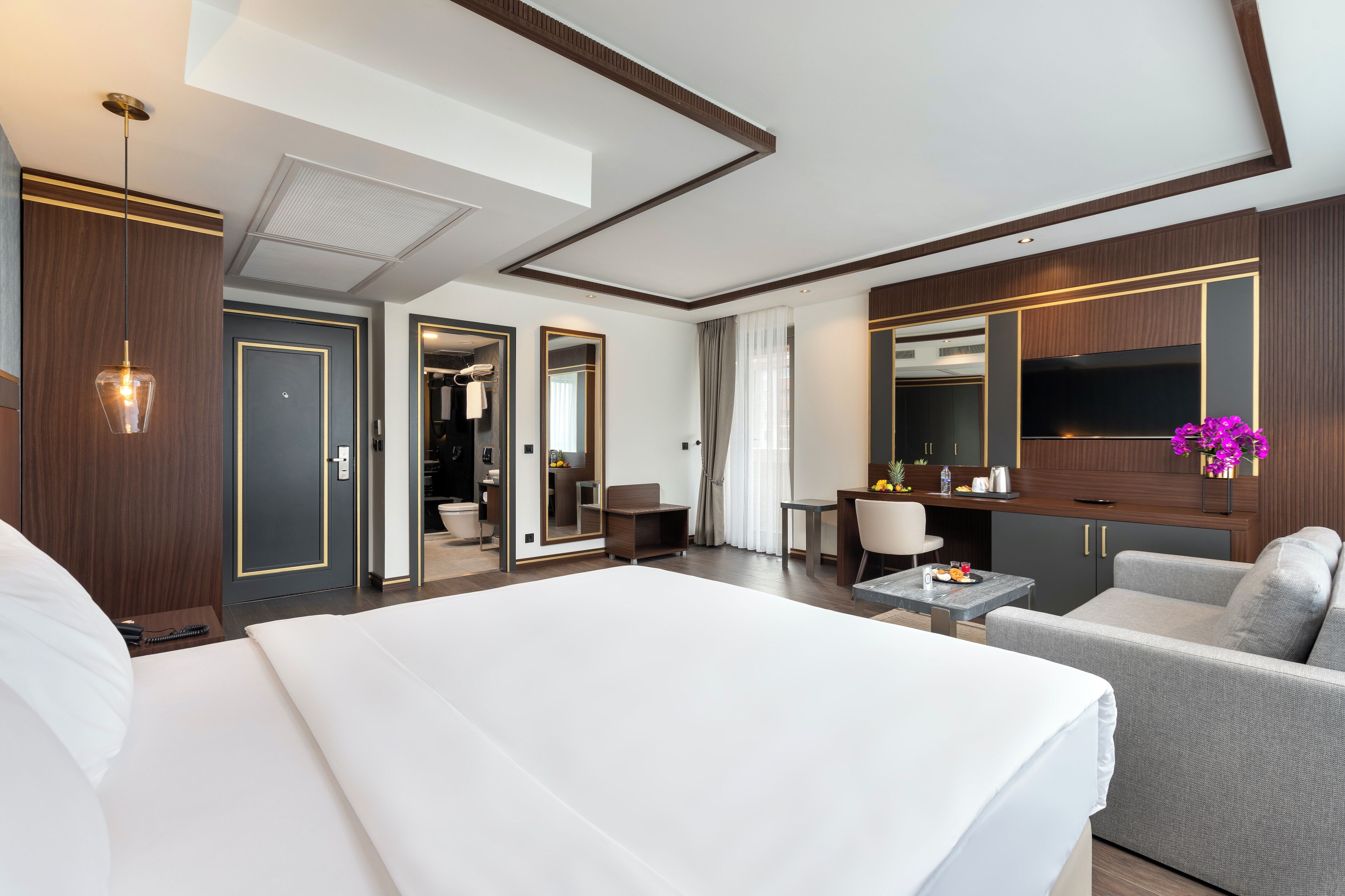 premium business executive room | 2 bedrooms, premium bedding, minibar, in-room safe