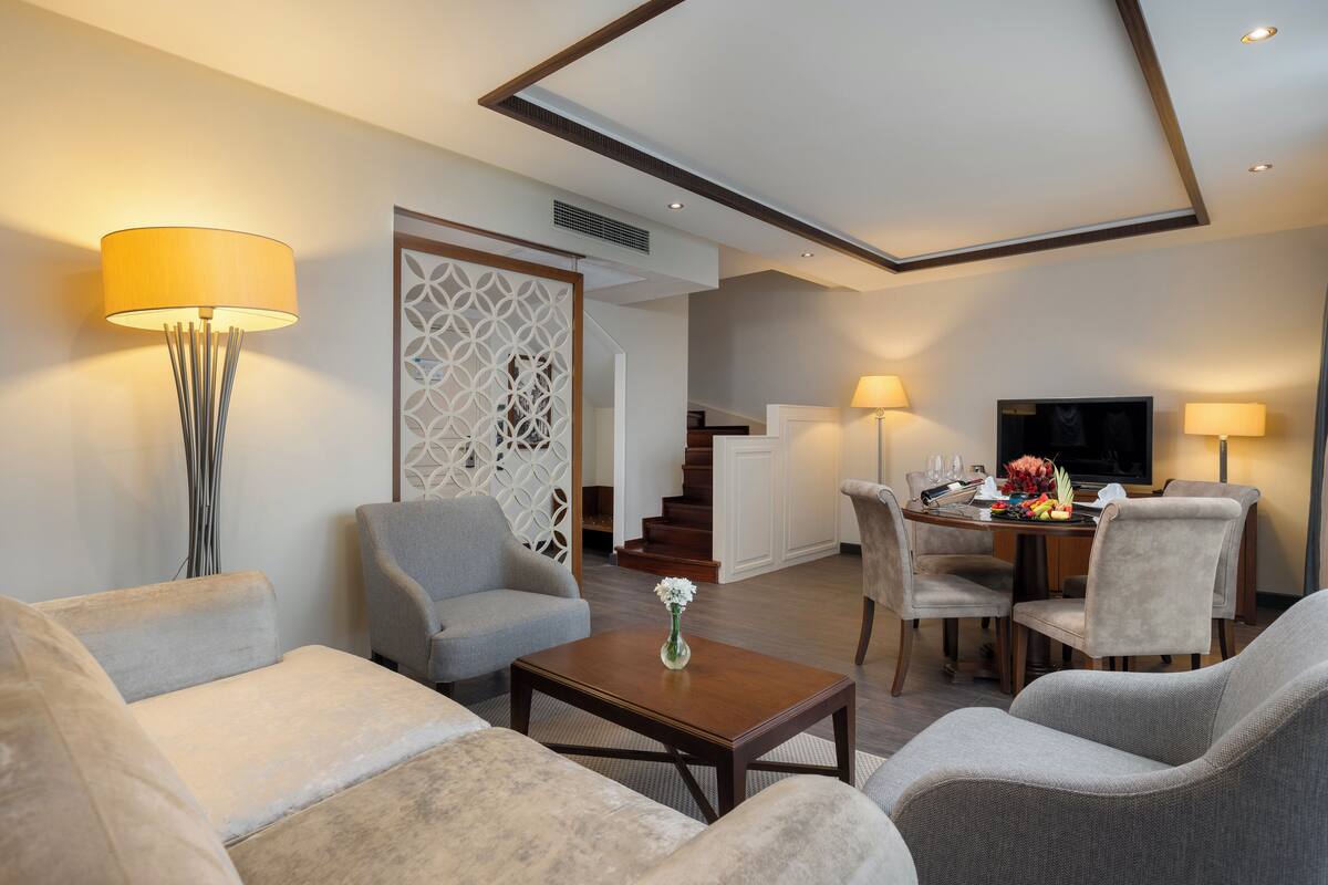 Suite Room | 高級寢具、迷你吧、客房內保險箱、書桌