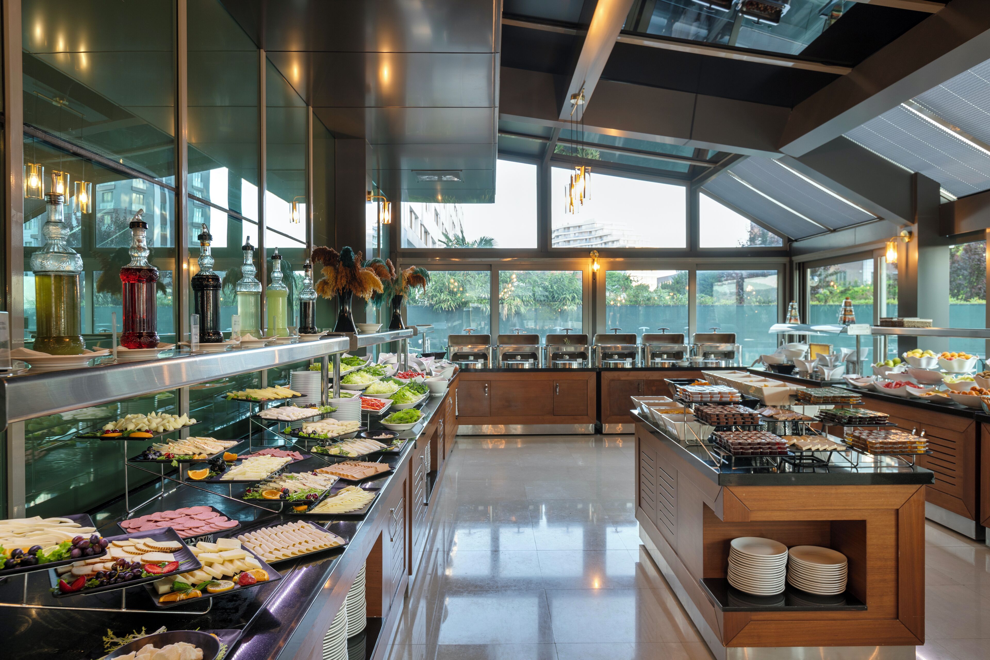 Daily buffet breakfast for a fee