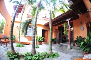 Courtyard - Hotel Emblematico San Marcos (Icod de los Vinos)