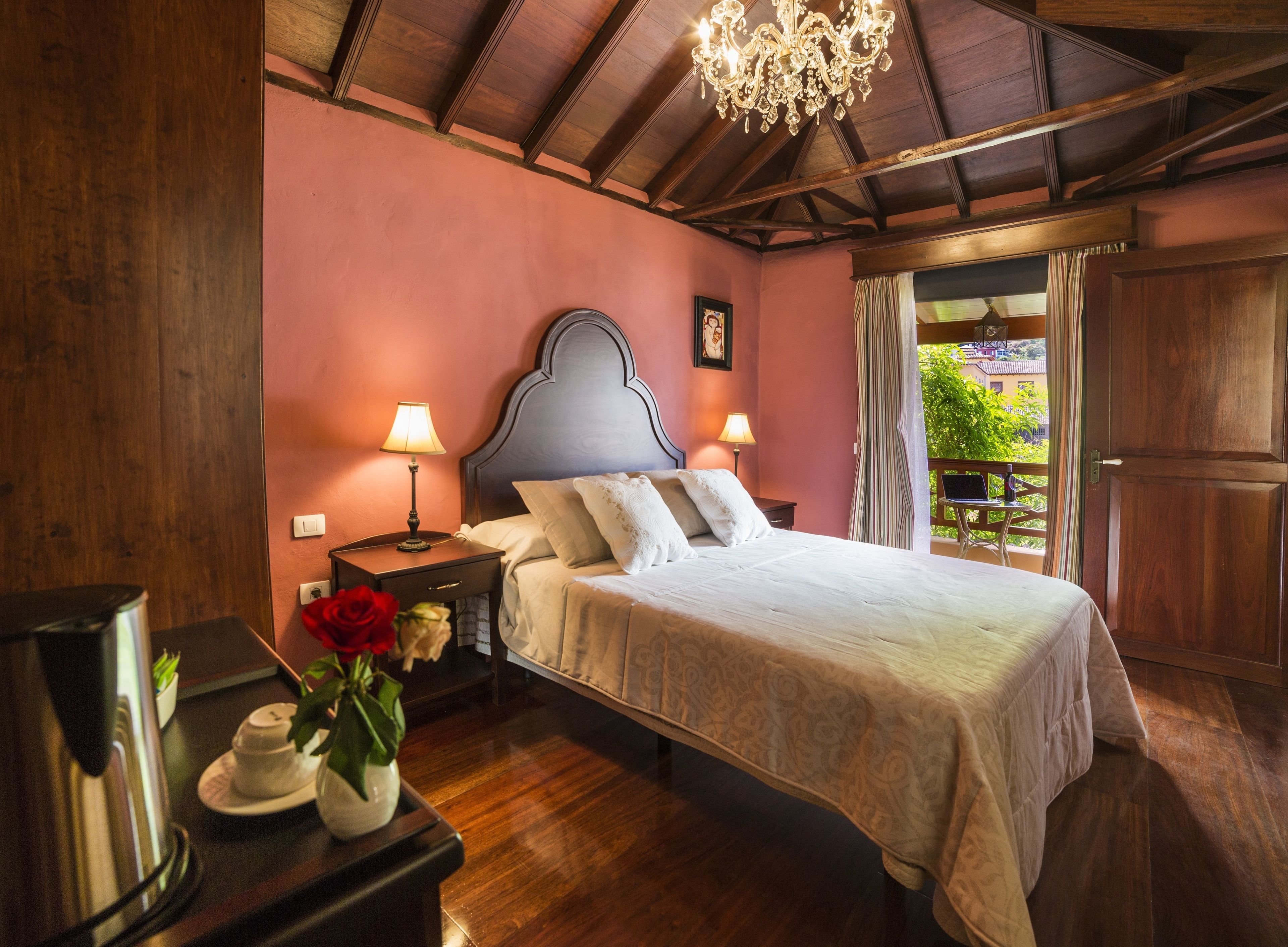 deluxe room | minibar, in-room safe, desk, blackout curtains