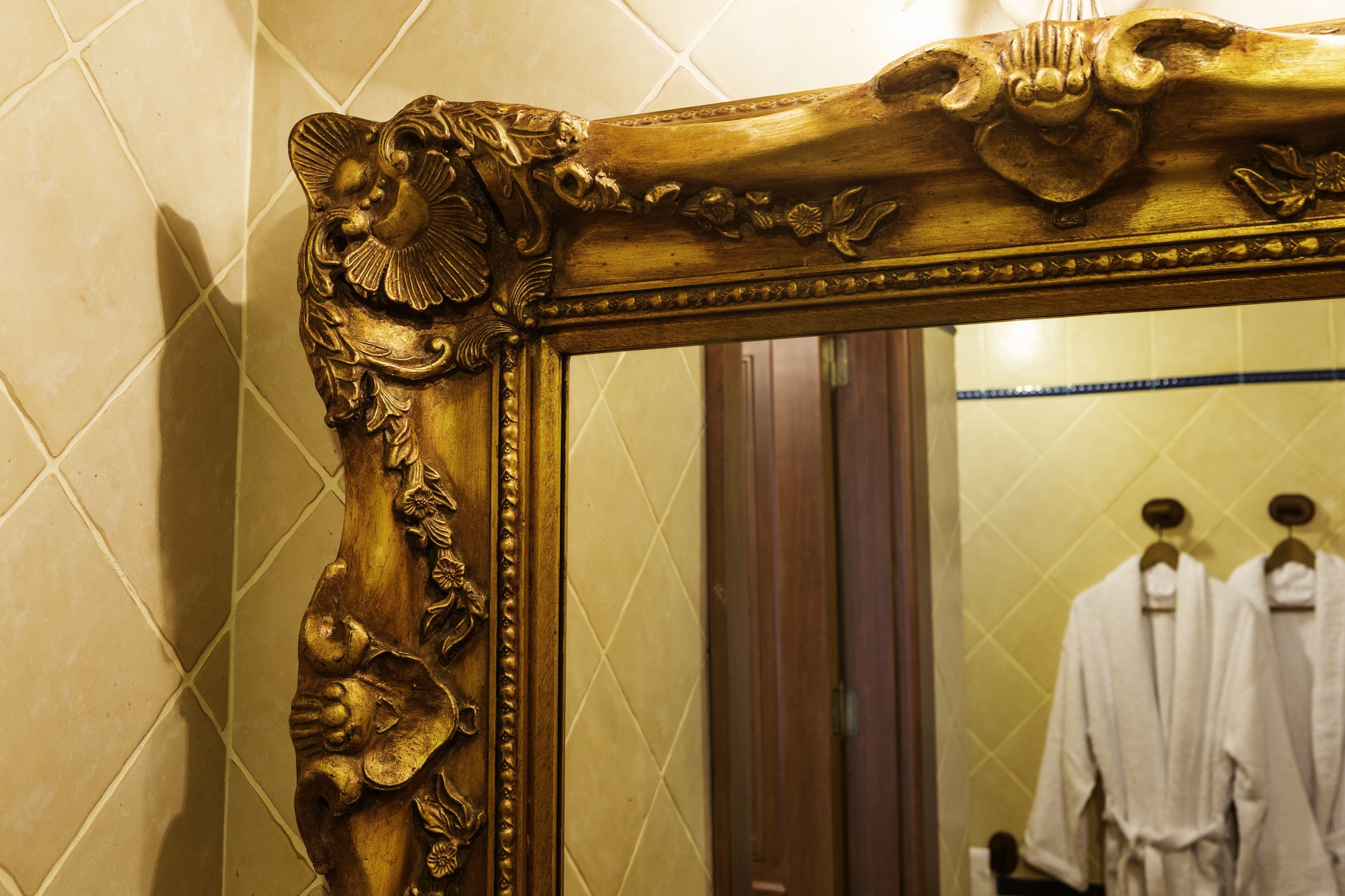 premium studio suite | minibar, in-room safe, desk, blackout curtains