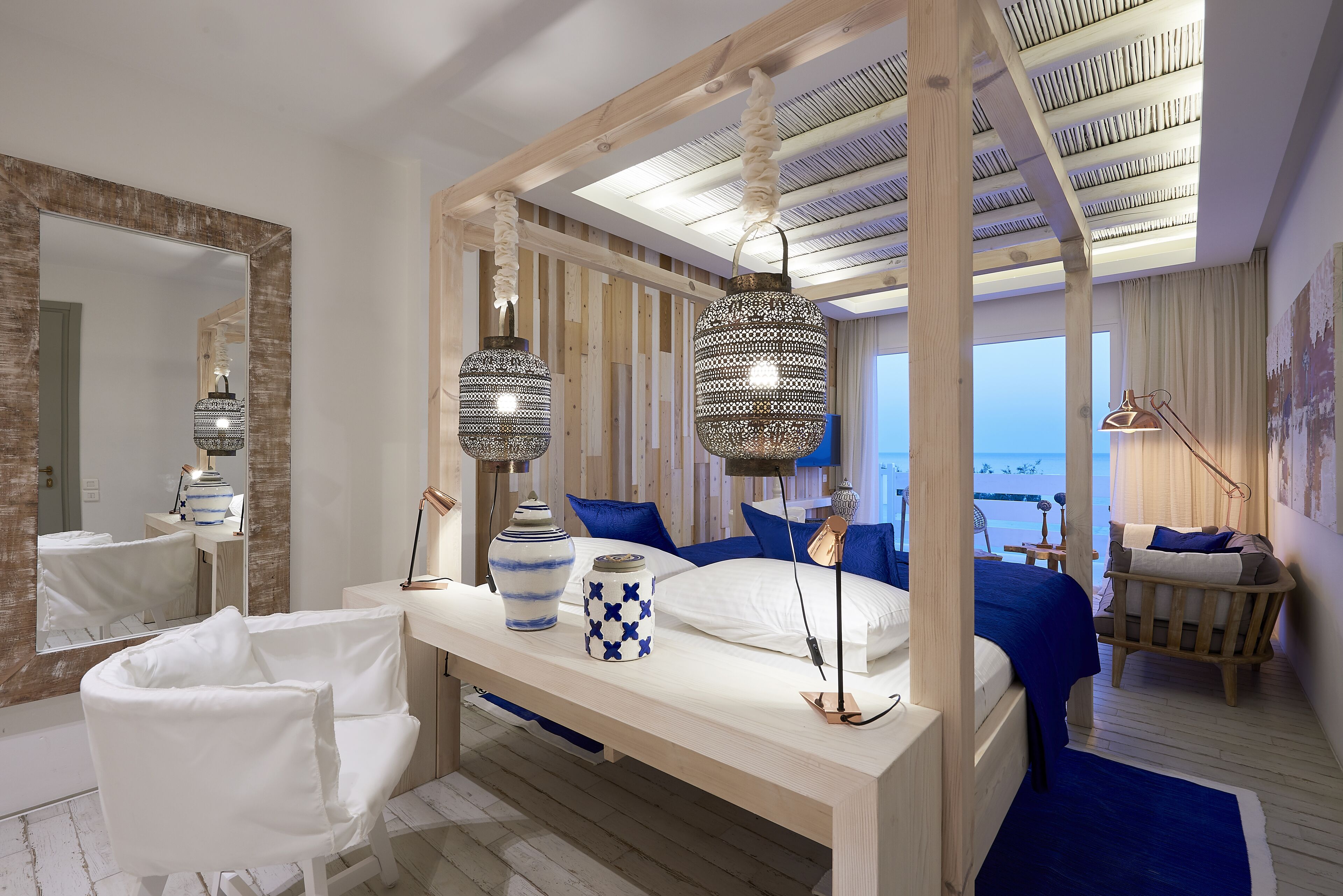 superior suite, sea view | in-room safe, soundproofing, bed sheets