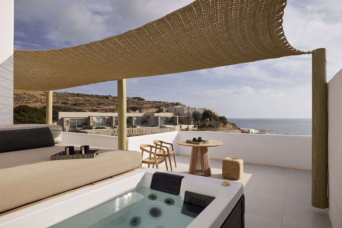 Deluxe Suite, Sea View | Terrace/patio