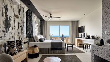 Suite Prestigio, vista al mar | Caja de seguridad en la habitación, insonorización y ropa de cama