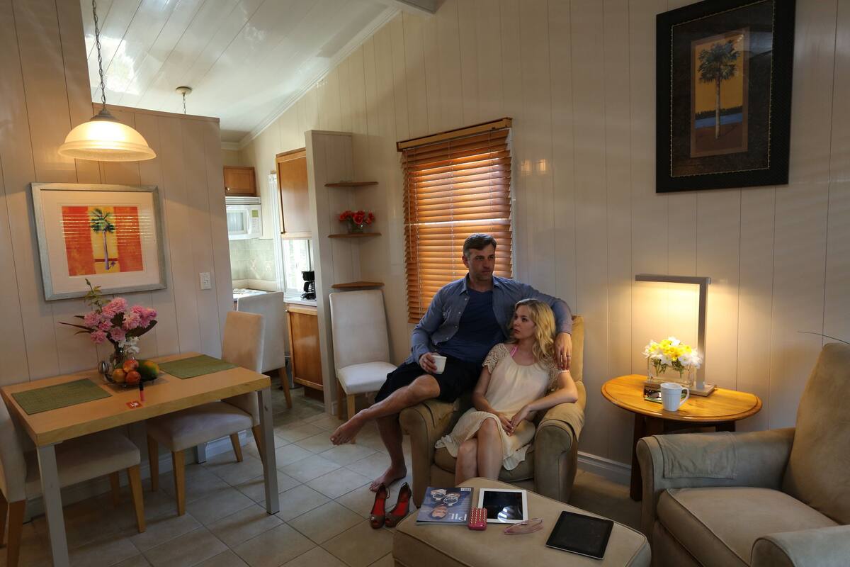 Villa Deluxe, 2 chambres, vue jardin | Salle de séjour | Télévision à écran plat