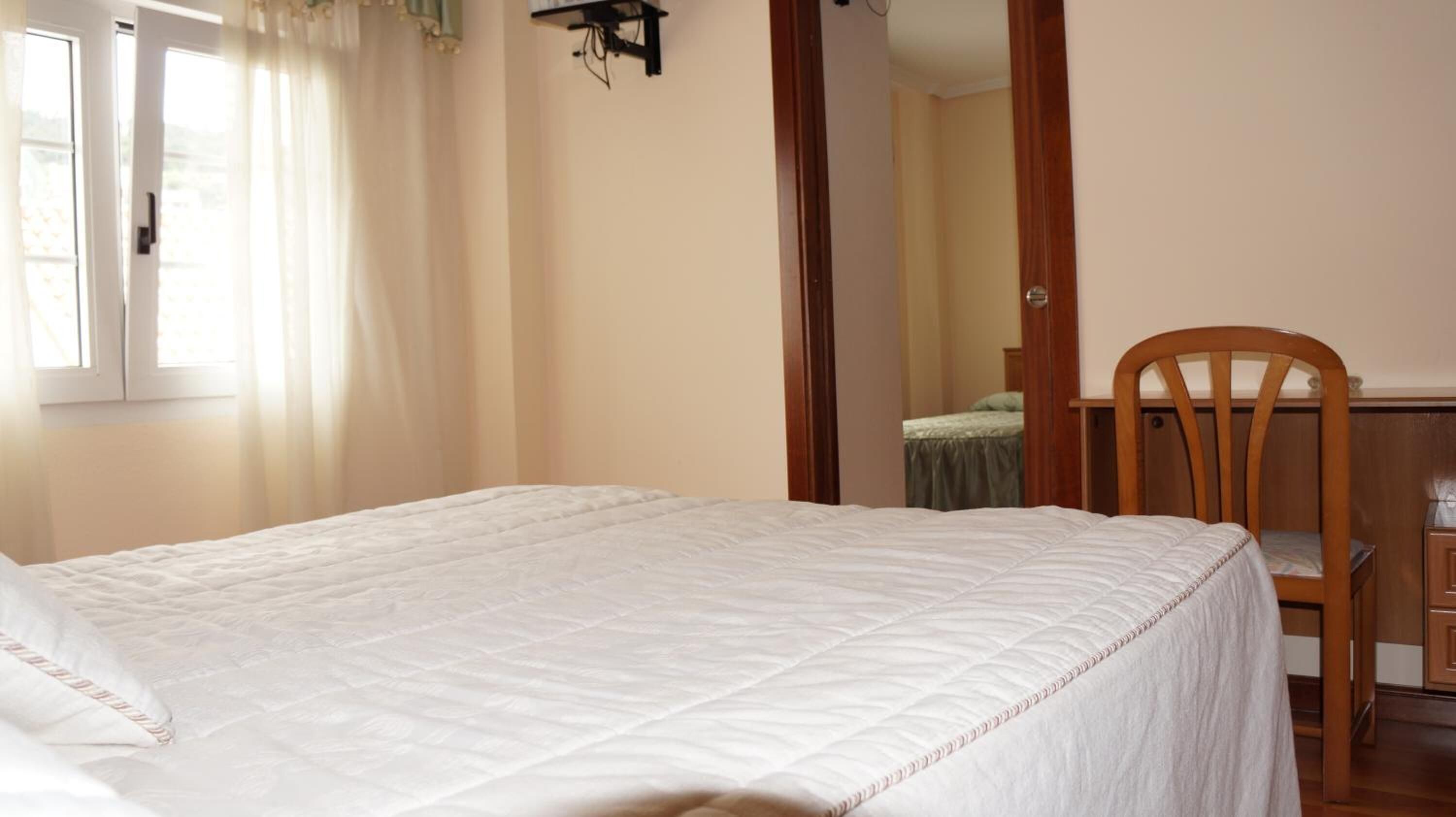 1 bedroom, free wifi, bed sheets