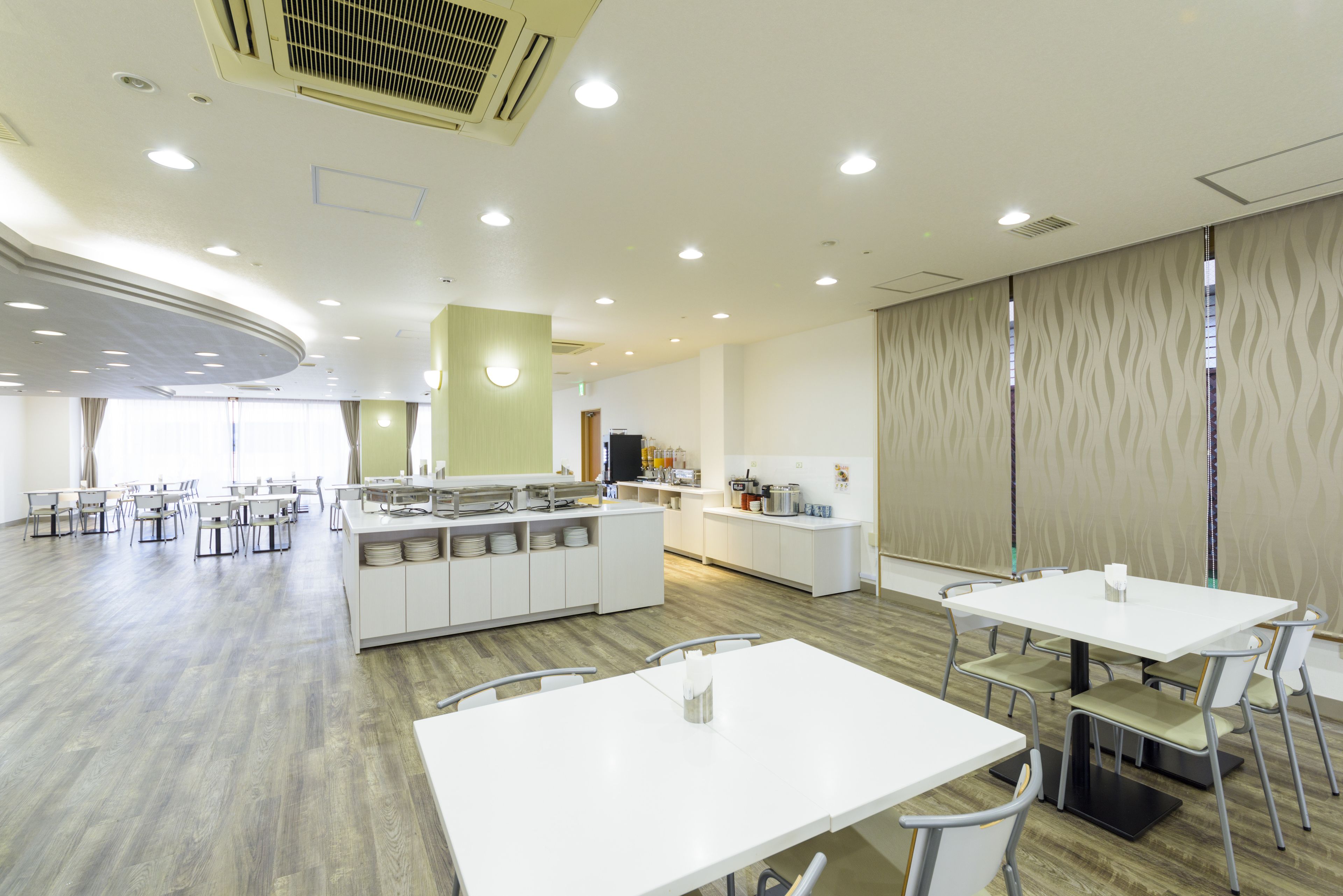 Photo - SureStay Plus Hotel by Best Western Shin-Osaka