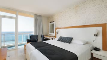 Superior Room, Bathtub, Sea View | View from room