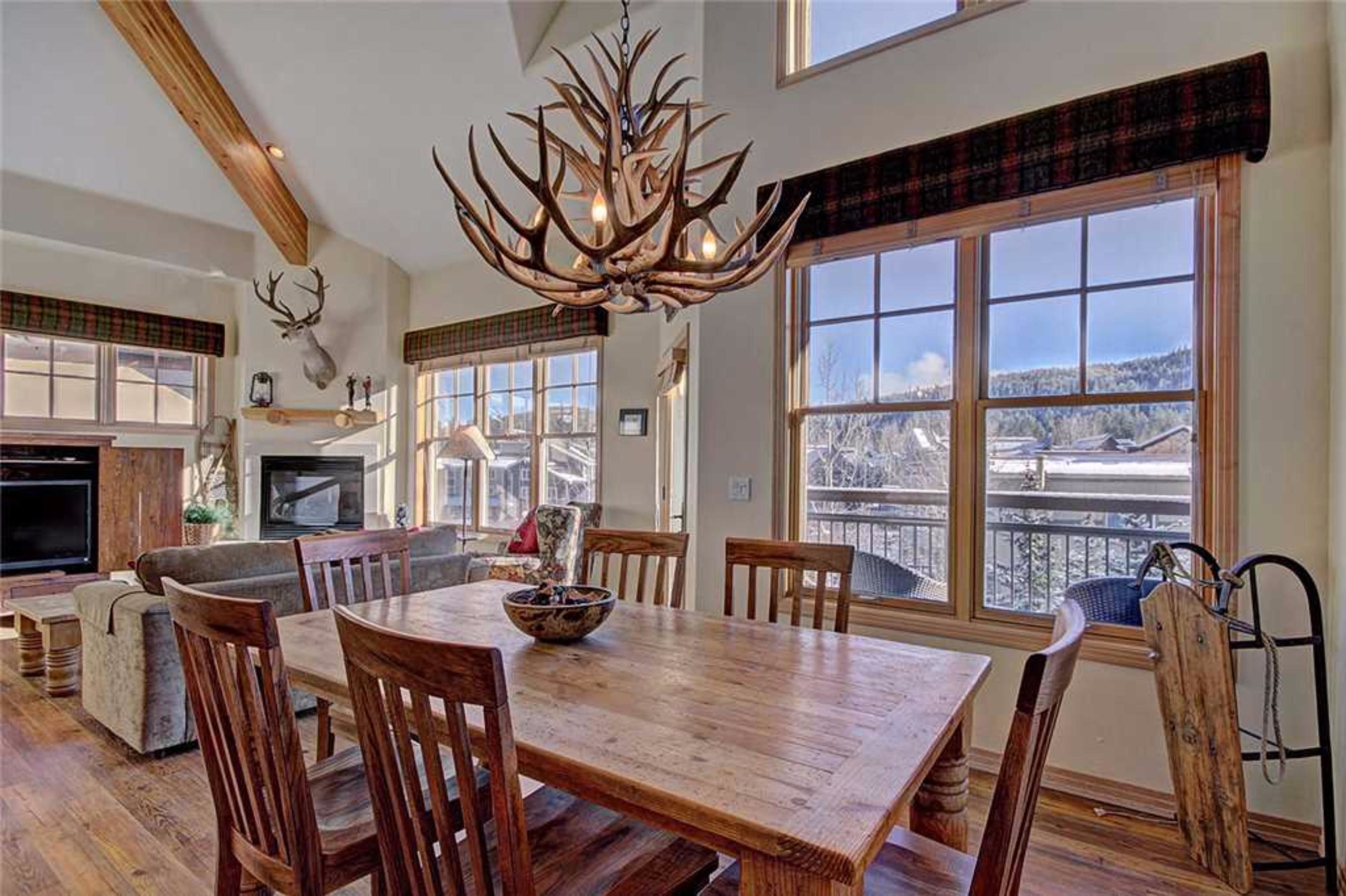 Loft, 3 Schlafzimmer | Essbereich im Zimmer