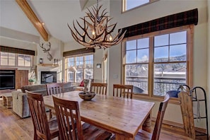 Loft, 3 habitaciones | Servicio a la habitación