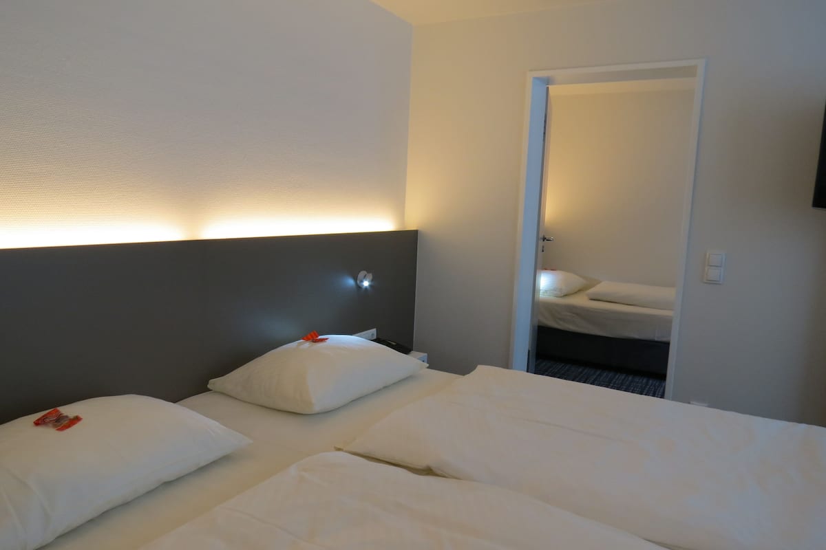 premium bedding, pillow-top beds, in-room safe, desk