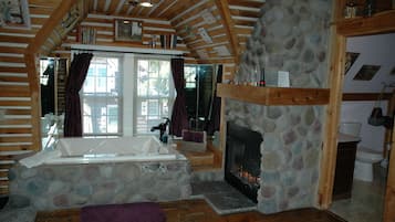 Suite (Lazy Cloud B&B) | Jetted tub