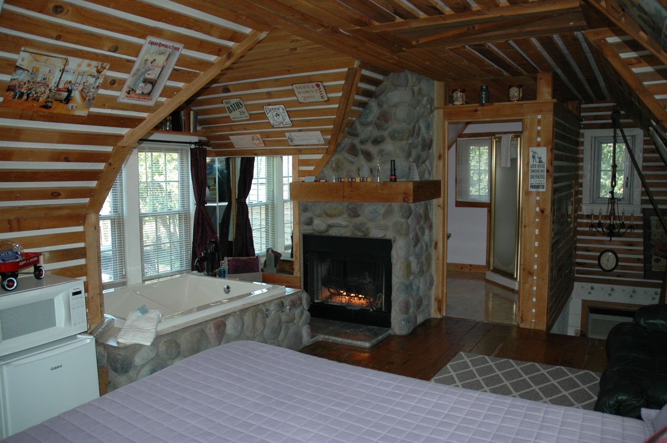 Suite (Lazy Cloud B&amp;B) | Individually decorated, individually furnished, free WiFi, bed sheets