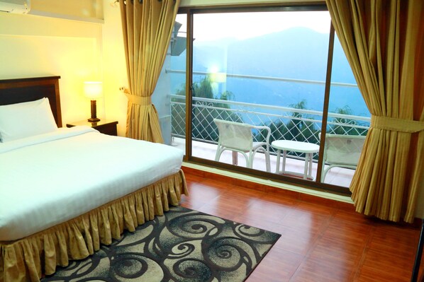 Minibar, in-room safe, desk, blackout curtains