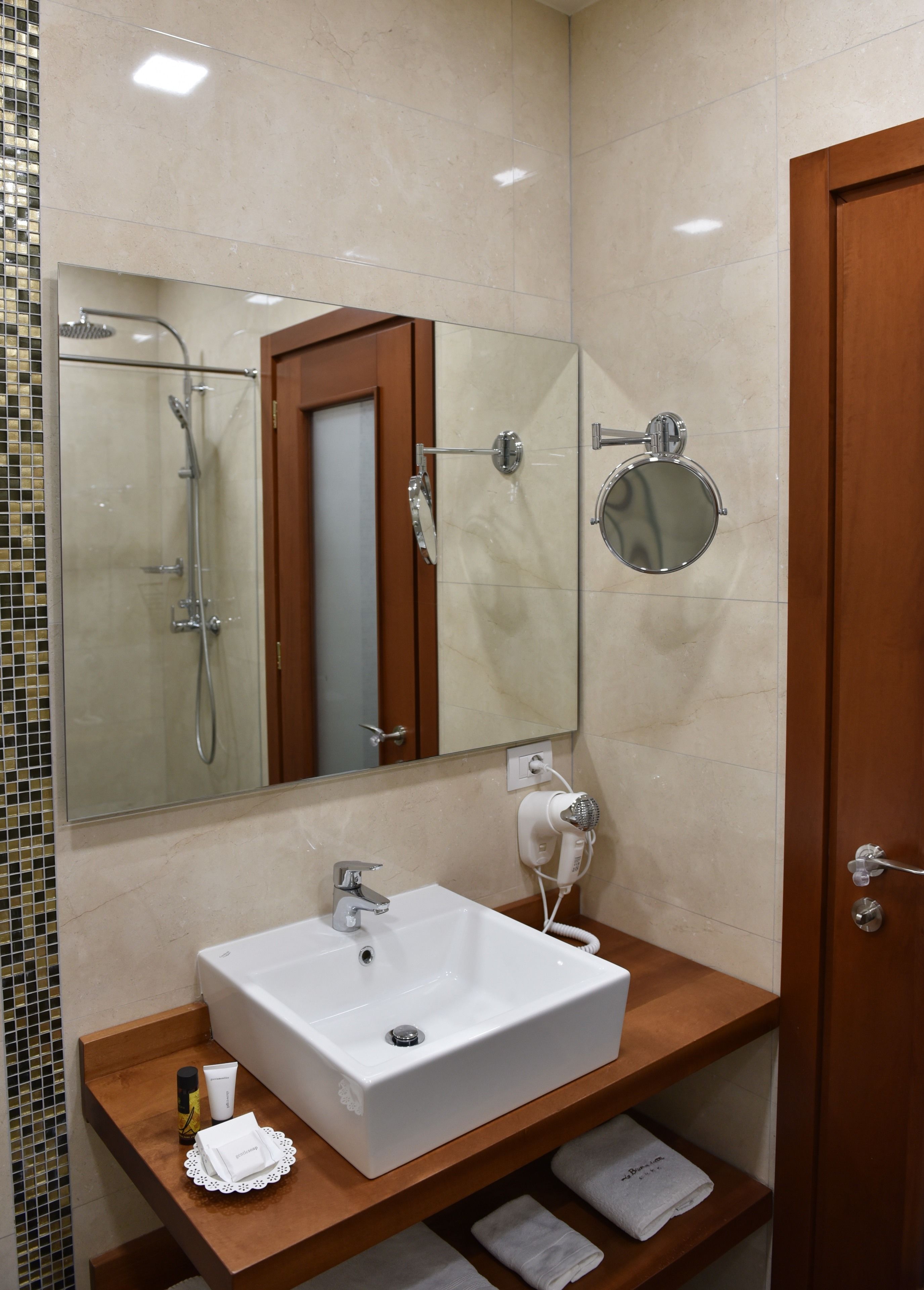 standard single room, 1 single bed | bathroom sink