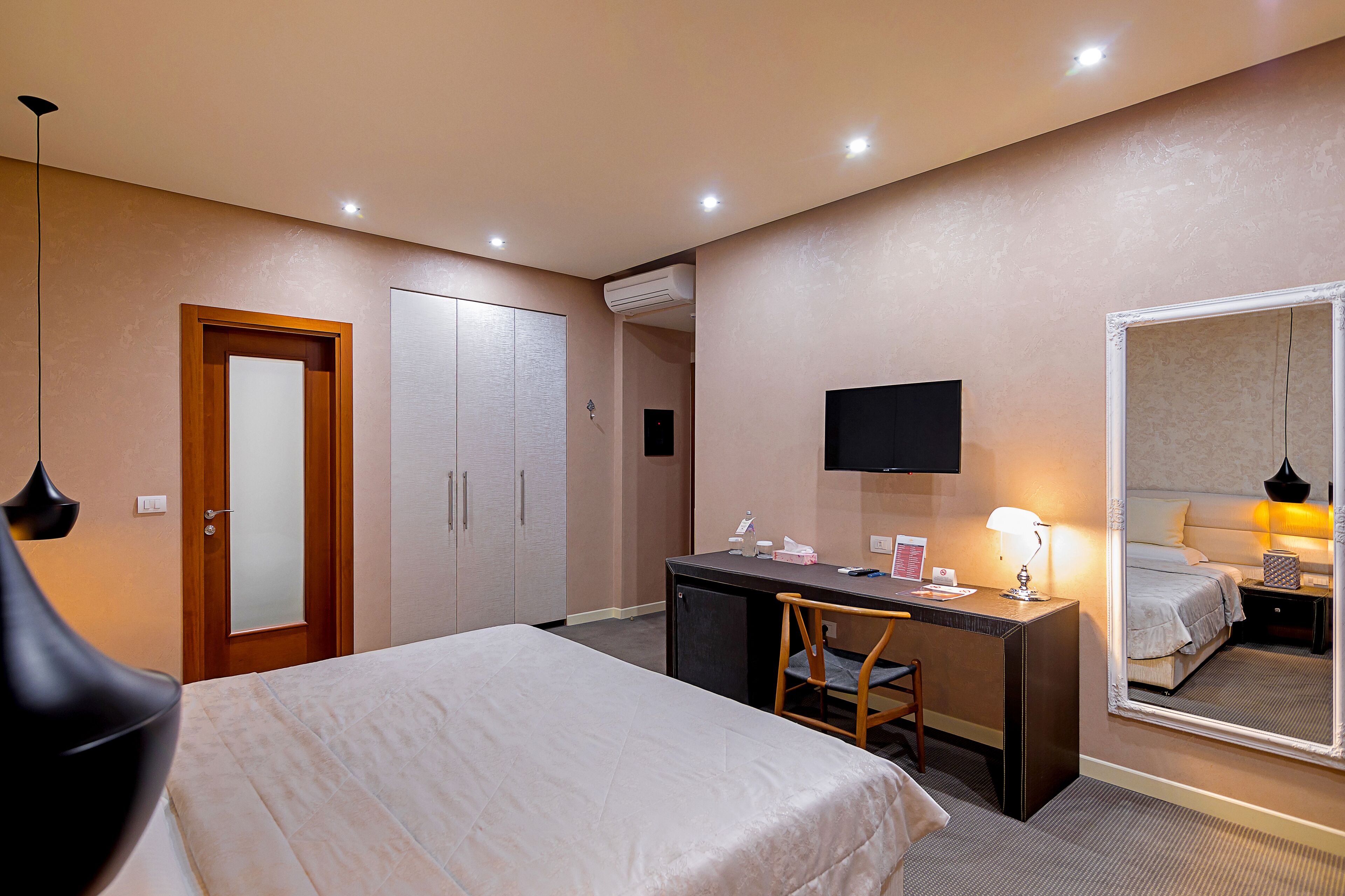 standard double room | minibar, in-room safe, desk, blackout curtains