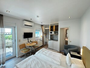 1 bedroom, premium bedding, minibar, in-room safe
