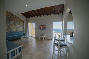 Living area - Myroandrou Beach Apartments (Paralimni)