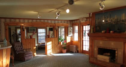 Four Winds Country Motel